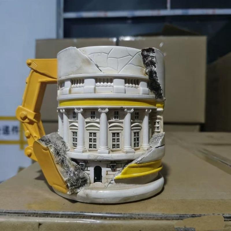 Funny 3D Excavator Shape Ceramic Coffee Cup Someone Lied Demolition Mug With Handle Construction Themed Water Cup Novelty Gift 300ml