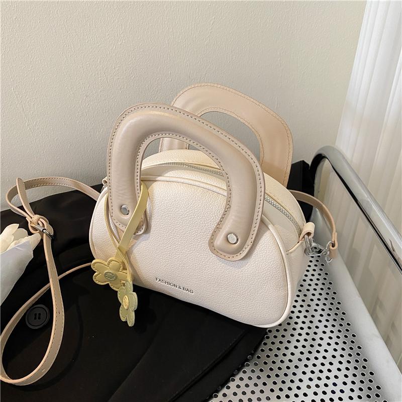 This year's popular niche design bag 2025 new women's bag versatile oblique span bag portable shell bag
