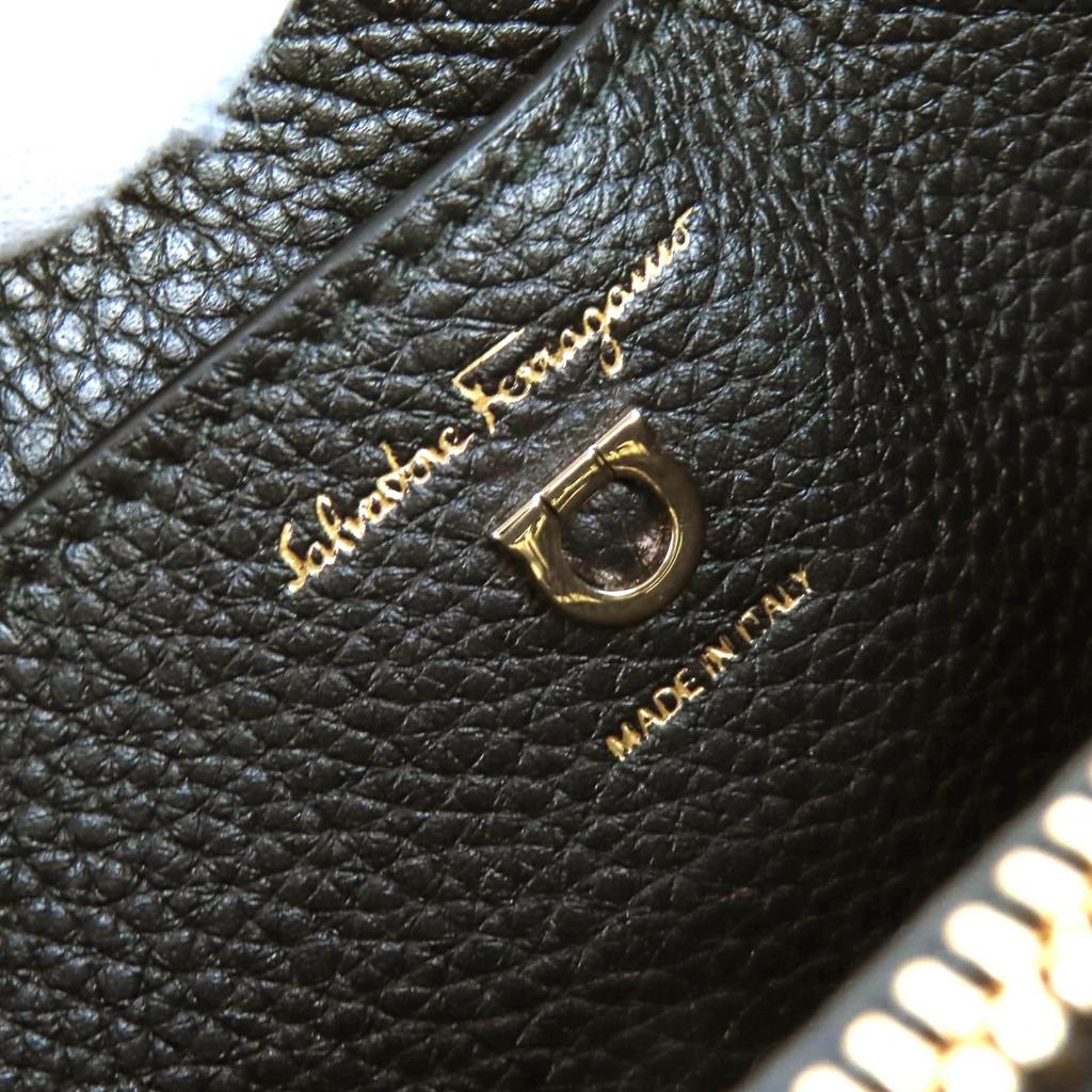 Pristine Salvatore Ferragamo Shoulder Bag Studio Gancini Leather Black 21H886 Used