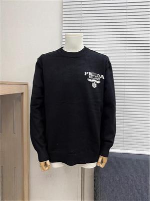 Trendy Unisex Wool Sweater with Small Logo Jacquard