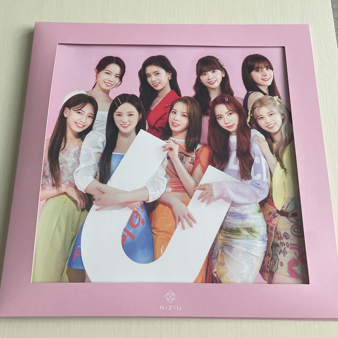 

[USED] NiziU 1st album U CD, 9-member photo book, stickers included