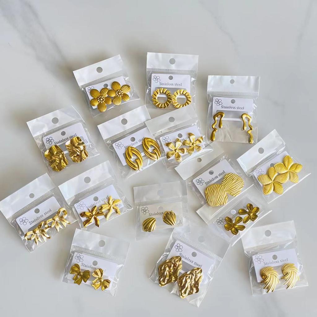 Dainty Thick Stud Earrings for Women Jewelry Irregular Geometric Flower Dangle Stud Earrings For Women Style Random Shipping