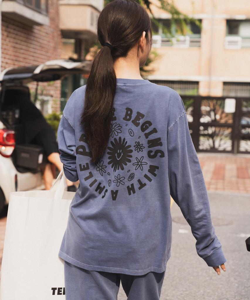 BIGWAVE COLLECTIVE Piece Circle Pigment Long Sleeve Tee (Washed Blue)