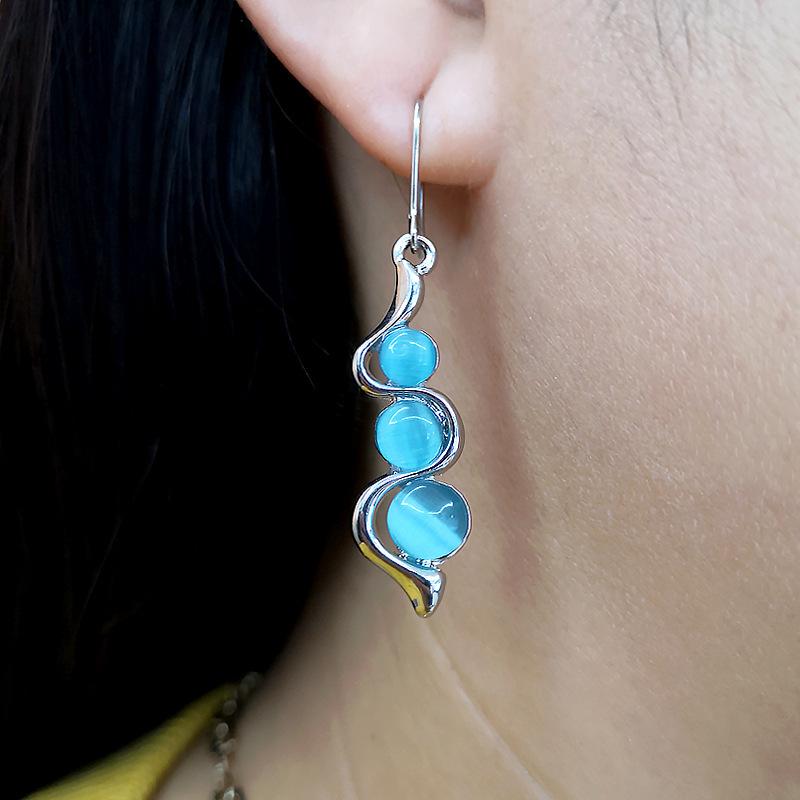 Meiyu Bohemian Cat's Eye Swing Earrings: Creative European & American Inlaid Design