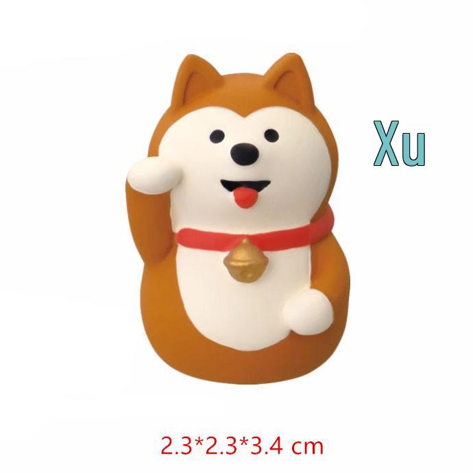 Japanese New Year Horse Zodiac Miniature: Cat Zakka Resin Craft Desktop Ornament
