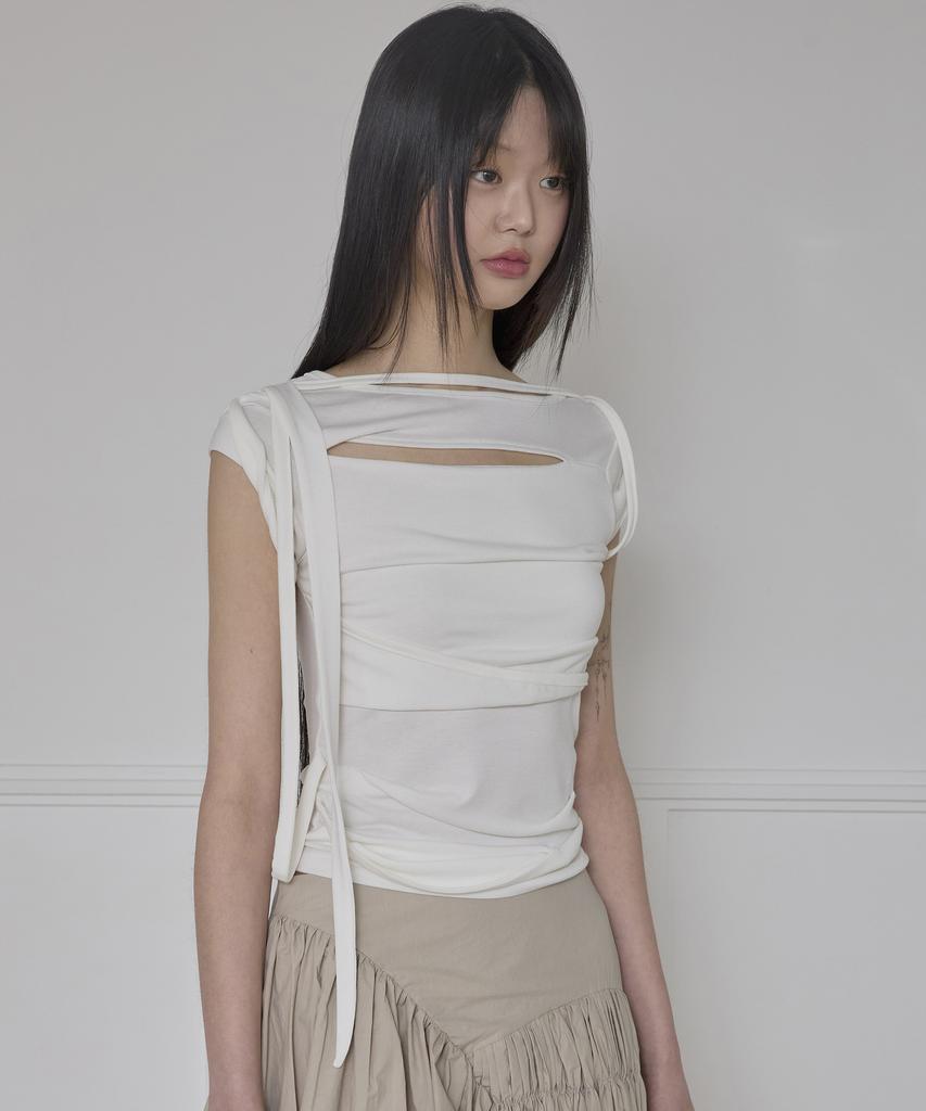 Peulleeoeob Asymmetrical Draped Strap Roll-Up T-Shirt (Fl-170_Cream)