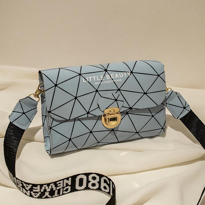 Guangzhou small bag summer and autumn new women's oblique span shoulder printing personalized rhombus triangular small square bag tide