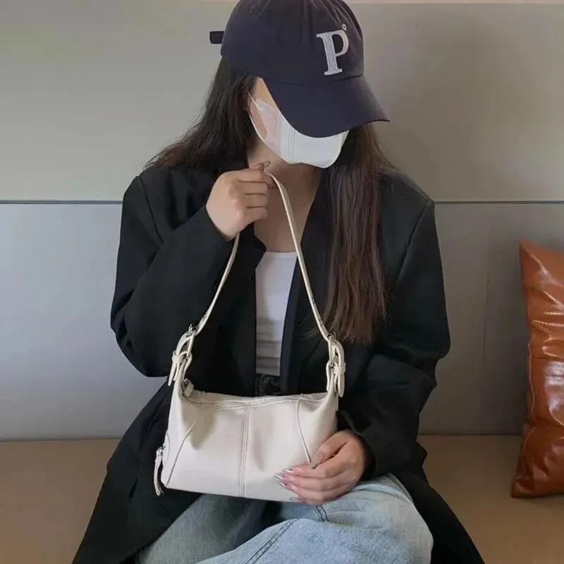 New women s armpit bag retro shoulder bag leather zipper handbag