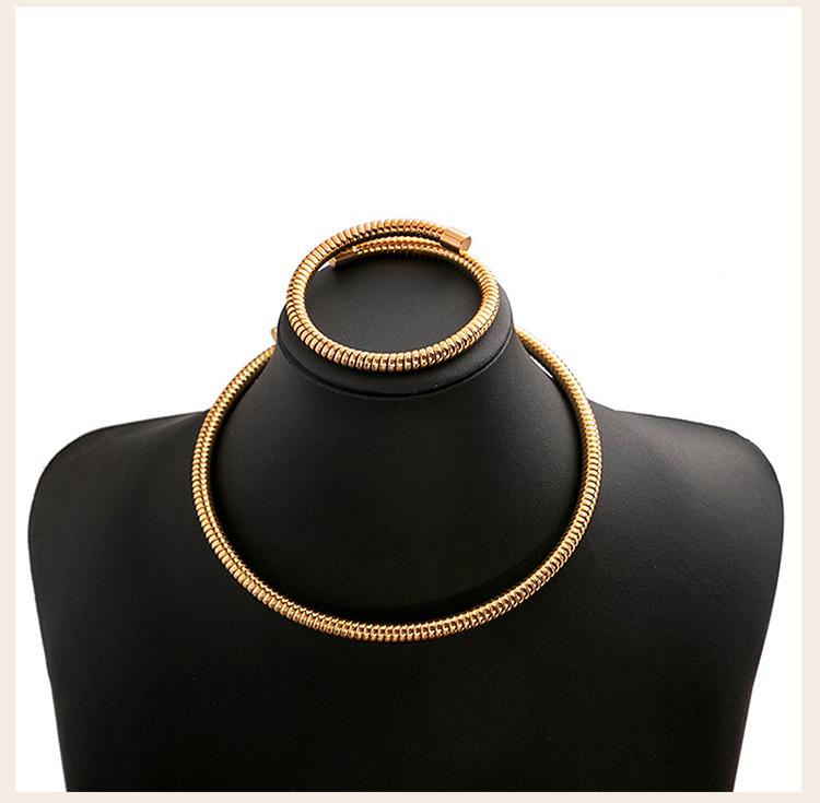 Punk Round Snake Choker Torques Necklace for Women, Adjustable Gothic Hip Hop Chain Collar Cuffs Party Gift Jewelry