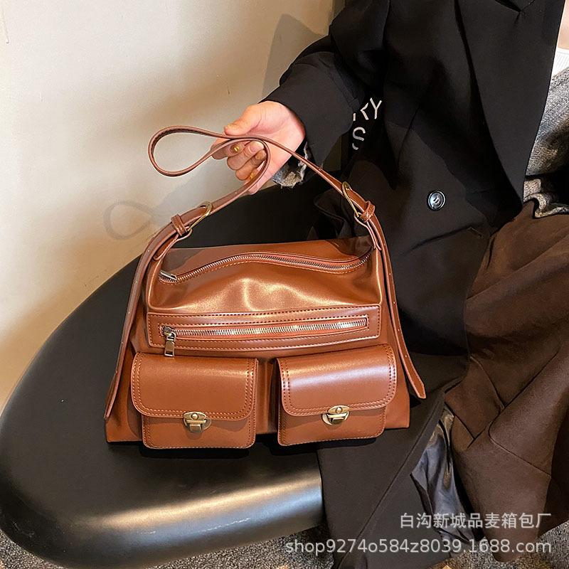 

Fashion Explosive Underarm Bag Women s Bag 2025 New Trendy Niche Design Retro Shoulder Bag Personalized Crossbody Bag коричневый