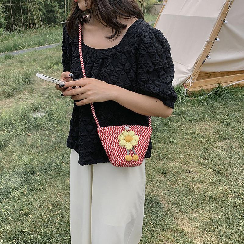 Fashionable Women's Bucket Bag With Adorable Floral Patterns Ideal For Daily Outfits