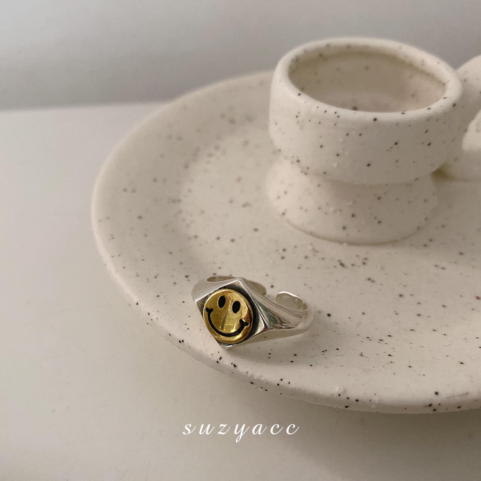 SuChuang Two-Tone Smiley Face Open Index Finger Ring - S925 Sterling Silver, Expressive Design for Women Adjustable Open