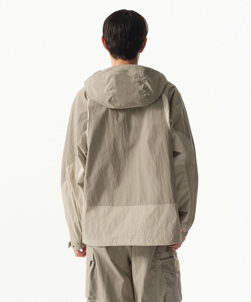 Musinsa Standard [City Leisure] Structured Block Windbreaker Jacket [Leaf Beige/Light Beige]