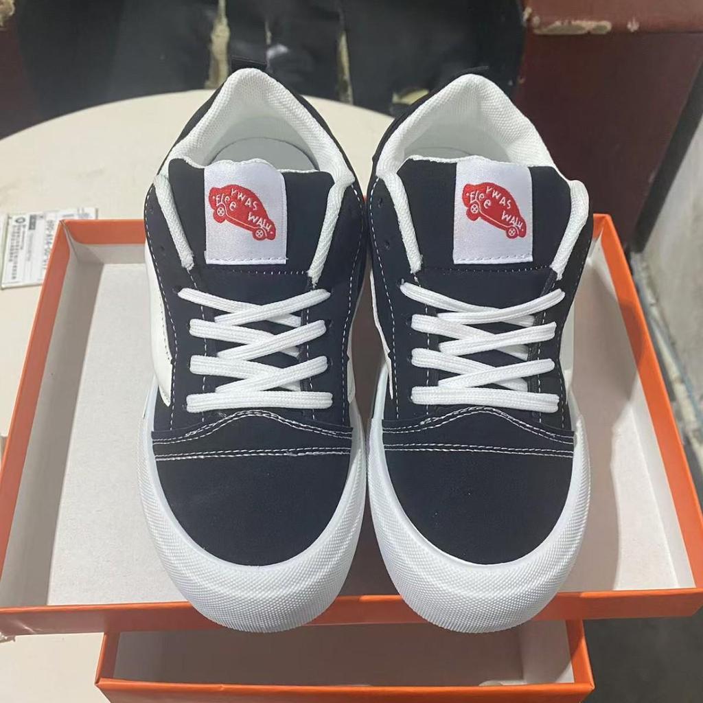 Svartvita Klassiska Knubbiga Brödskor Låga Herr- och Damskor Student skor Amerikanskt Par Mode Casual Skor