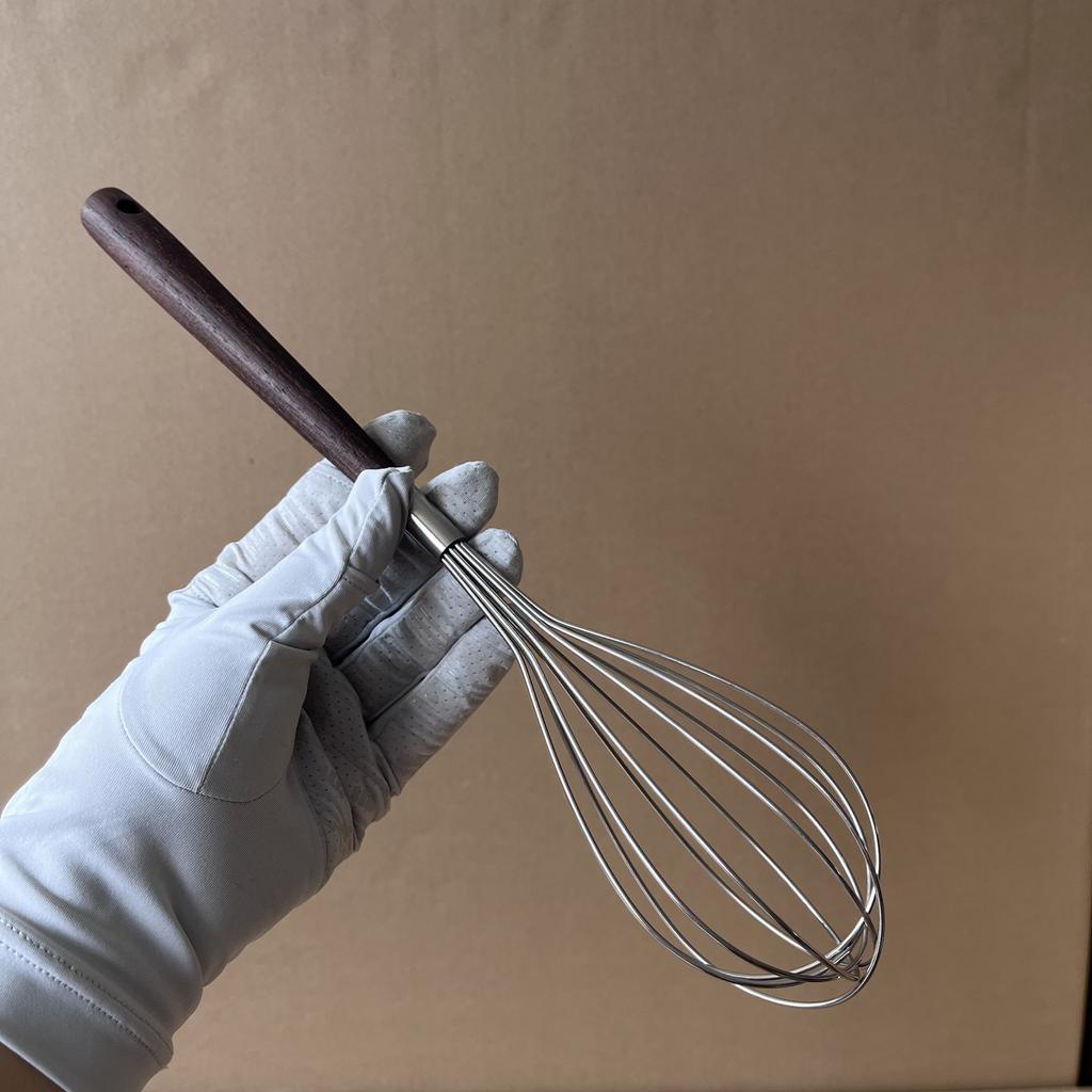Manual Stainless Steel Egg Beater with Walnut Wood Handle Baking Home Use Cream Whisk 304 Stainless Steel Handheld Stirrer
