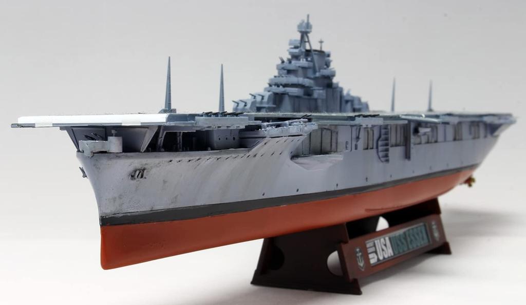 World of Warships US Navy Flugzeugträger Essex Plastikmodell WOW49503 Platz/Italeri 1/700