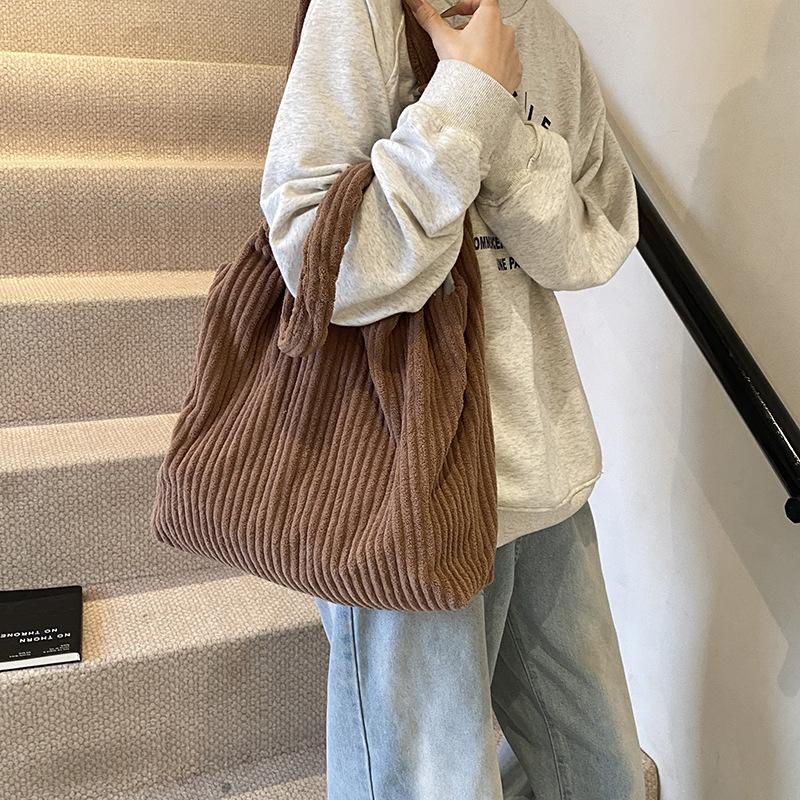 Fashion Velvet Large-capacity Bucket Bag 2025 Popular New Fashion Shoulder Underarm Bag Trendy Texture Women's Bag