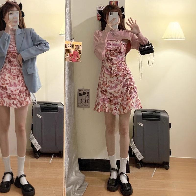 Suspender floral dress dress women's 2026 new French retro summer sweet hottie Korean skirt tide
