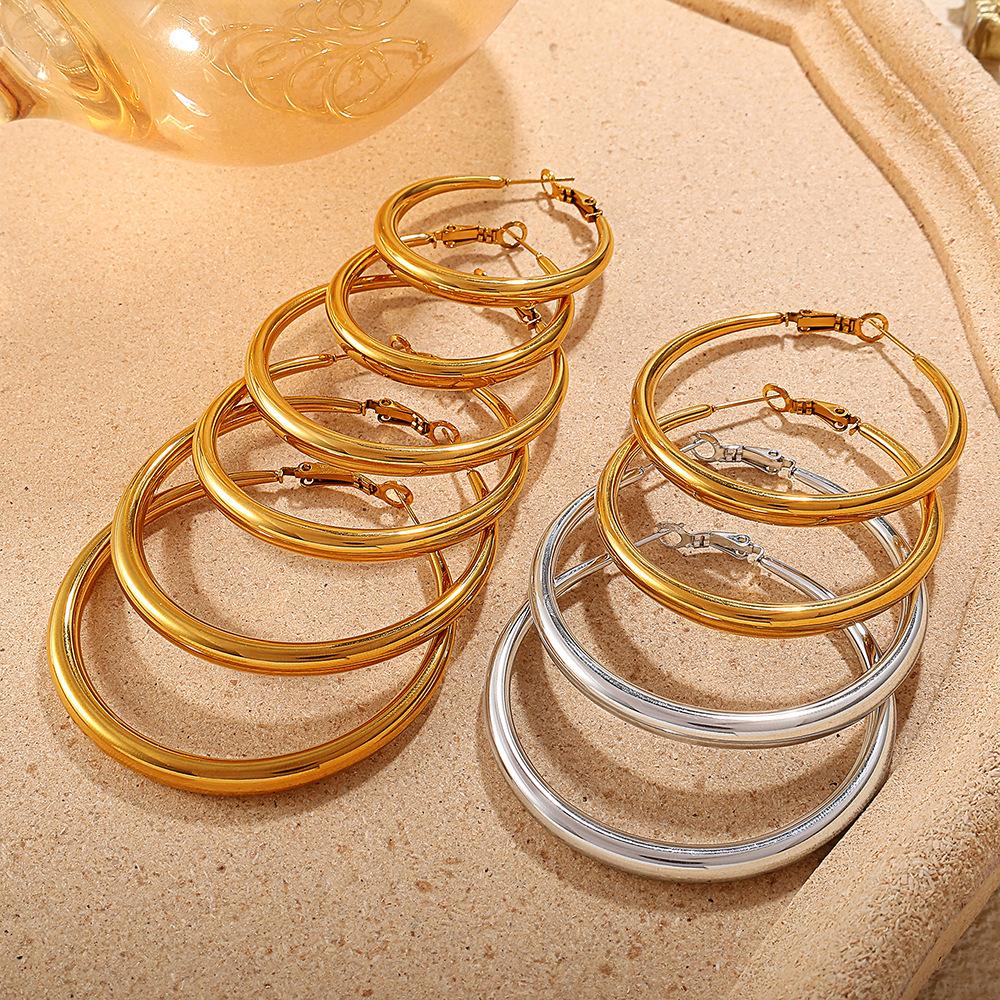 Exaggerated large circle earrings niche simple stud earrings plain circle personality versatile