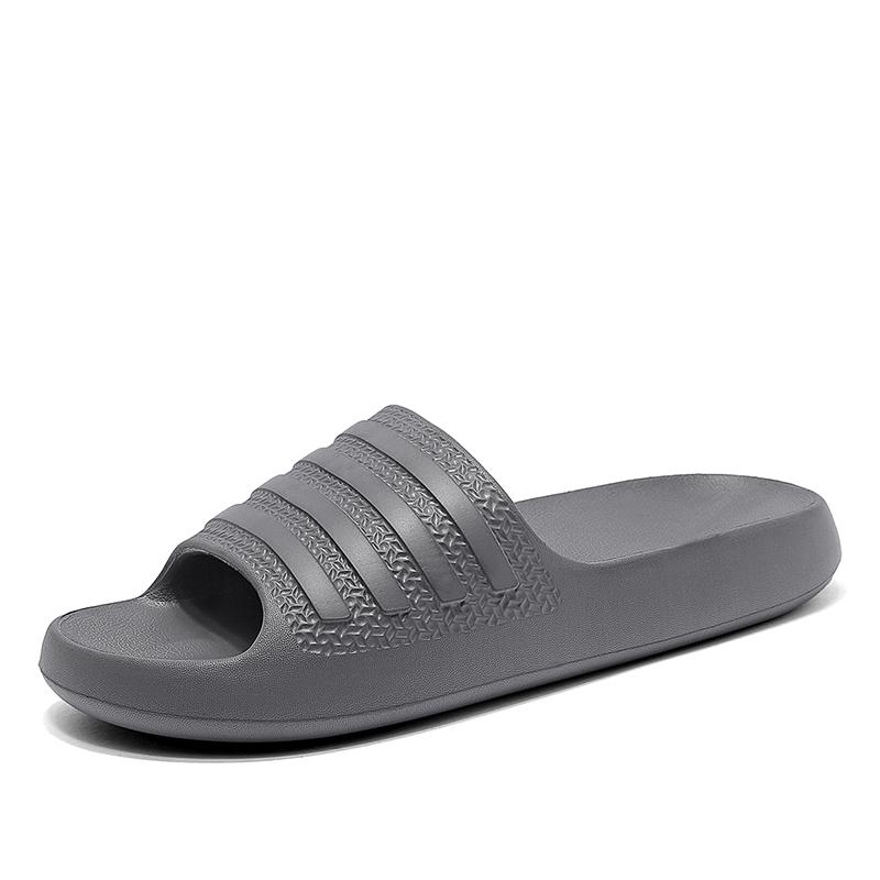 Fashion new men's fashion casual comfortable sandals men's summer outdoor non-slip beach shoes Family bathroom men's shoes plus size
