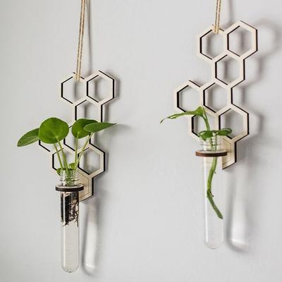 Květináče a truhlíky na zahradu – Závěsné květináče