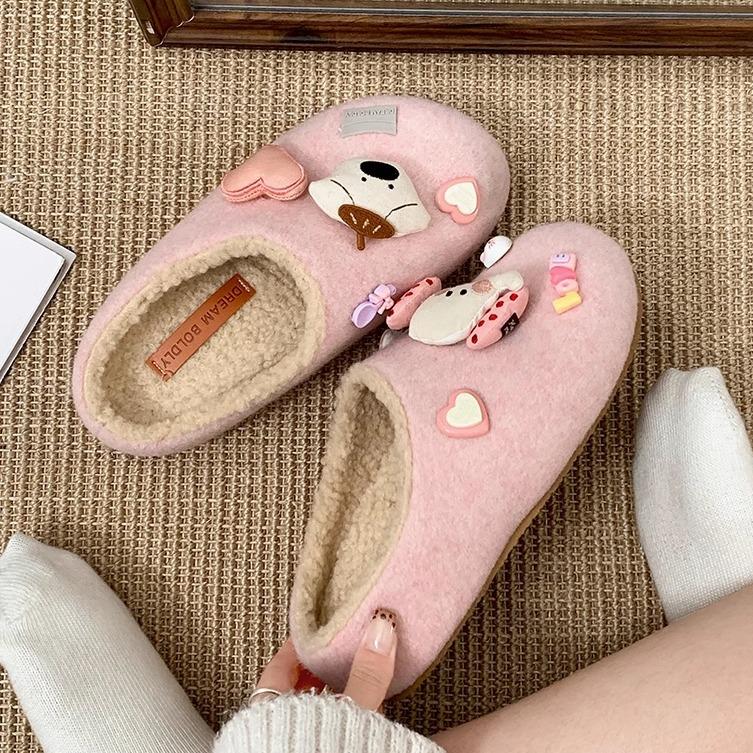 Cute and lightweight flat-bottomed fluffy slippers for women to wear in winter, plush and warm Birkenstock bag head mop
