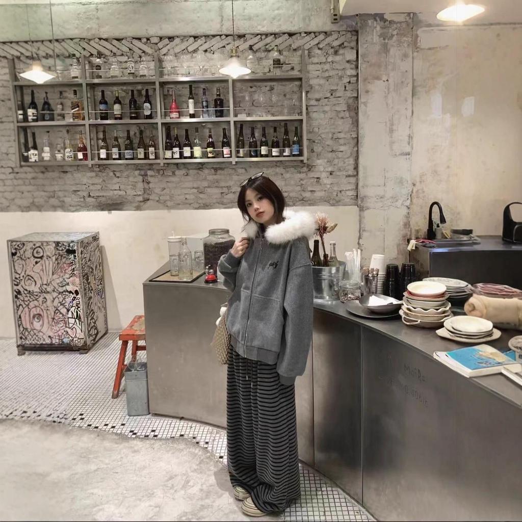 Women's 2025 Gray Wool Coat with Large Fur Collar: Autumn/Winter Plus Velvet Zip Cardigan