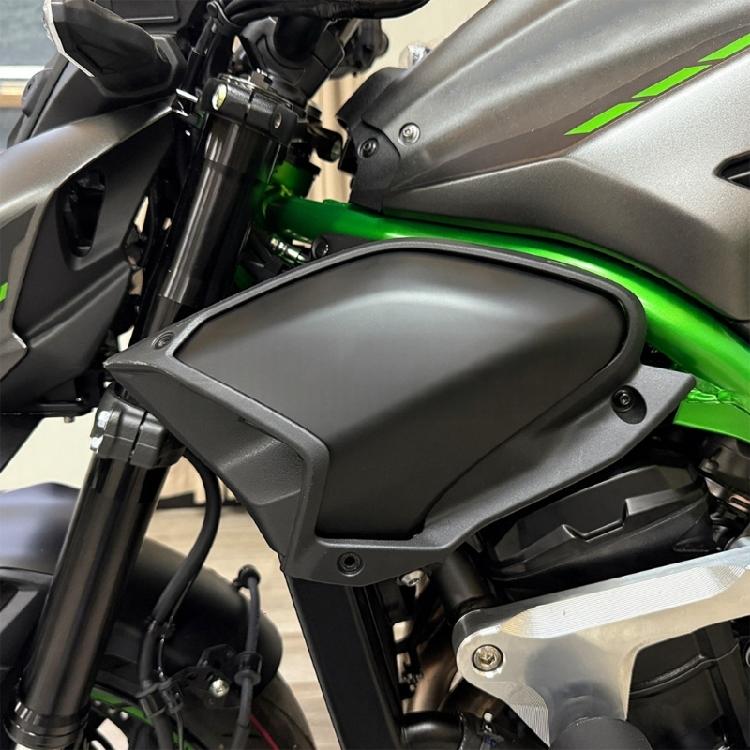 Pair Enhanced Radiator Cover & Fairing Protect Panels for Z900 Motorcycles Delivering Style & Security Post 2025