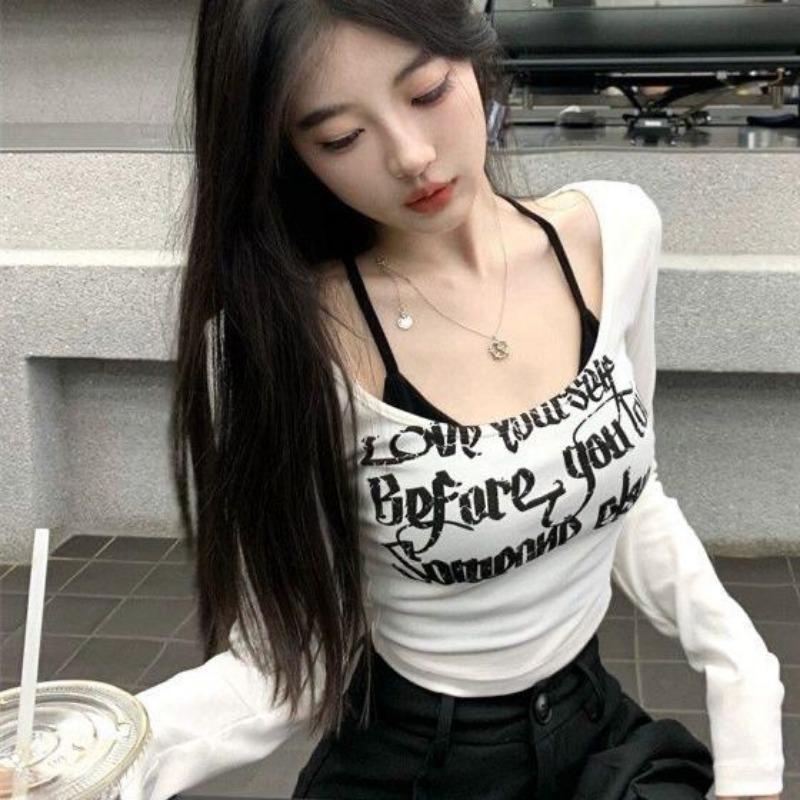 

2KWEIRD Шикарные комплекты из двух предметов Футболка Женская одежда Принт букв Квадратный вырез Кроп-футболки Открытая спина Сексуальный жилет Наряды Y2k Костюм S белый