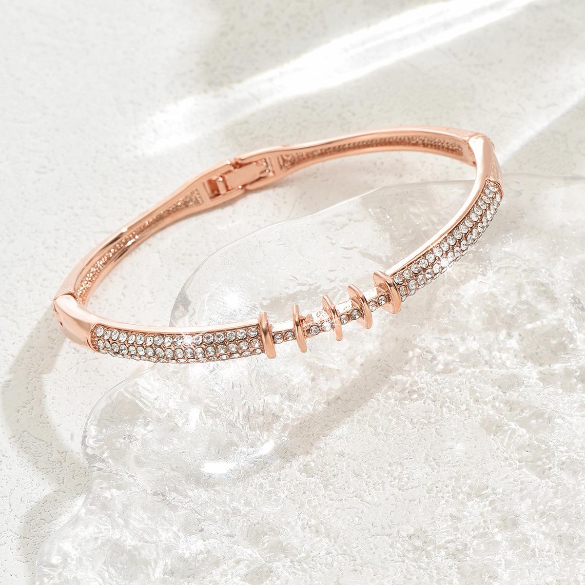 

Super Flash Bracelet, Women S Light Luxury, Niche High-End Trendy Temperament, Celebrity Wind Bracelets