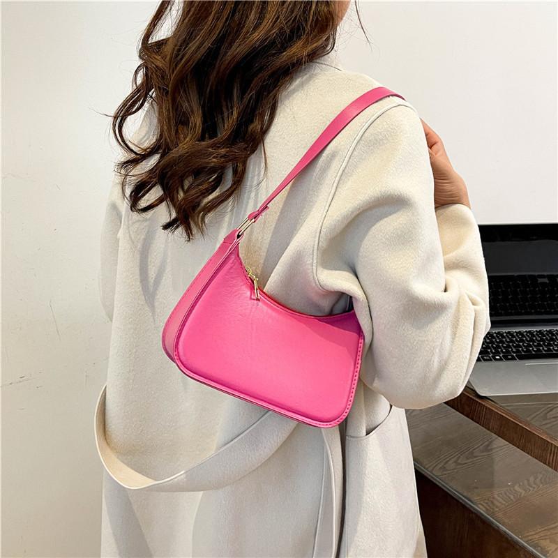 Chic Black Crescent Shoulder Bag For Women In Fashionable Spring And Fall Styles