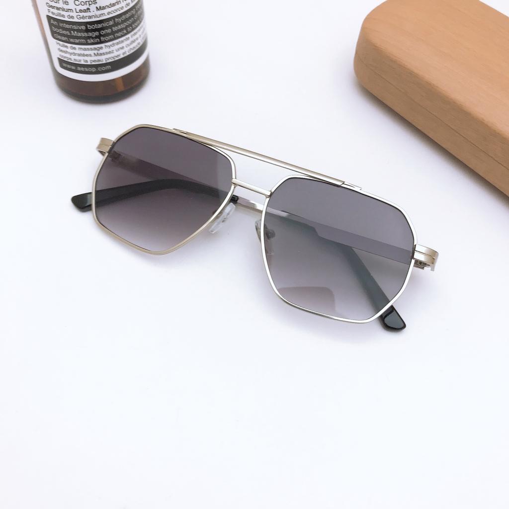 Lunettes de soleil pour enfants, lunettes de soleil pour filles, monture métallique pour garçons, lunettes de photographie de rue anti-UV à double faisceau de style étranger