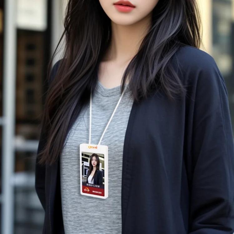 Retractable Badge Reel Silicone Lanyard Card Holder Luxury Name Tag Holders Round Rope Employee ID Case Accessories for Nurses