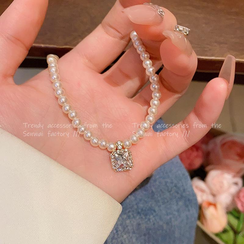 Flash Diamond Sugar Cube Pearl Necklace Women's Light Luxury Beaded Collarbone Chain Internet Celebrities with the Same Jewelry