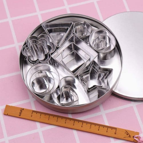 Vivi Bakie 24-Piece Cookie Cutter Set, Biscuit Molds, Square Cookie Cutters, Confectionery Tools, Stainless Steel, Flower and Star Shapes, with Storag