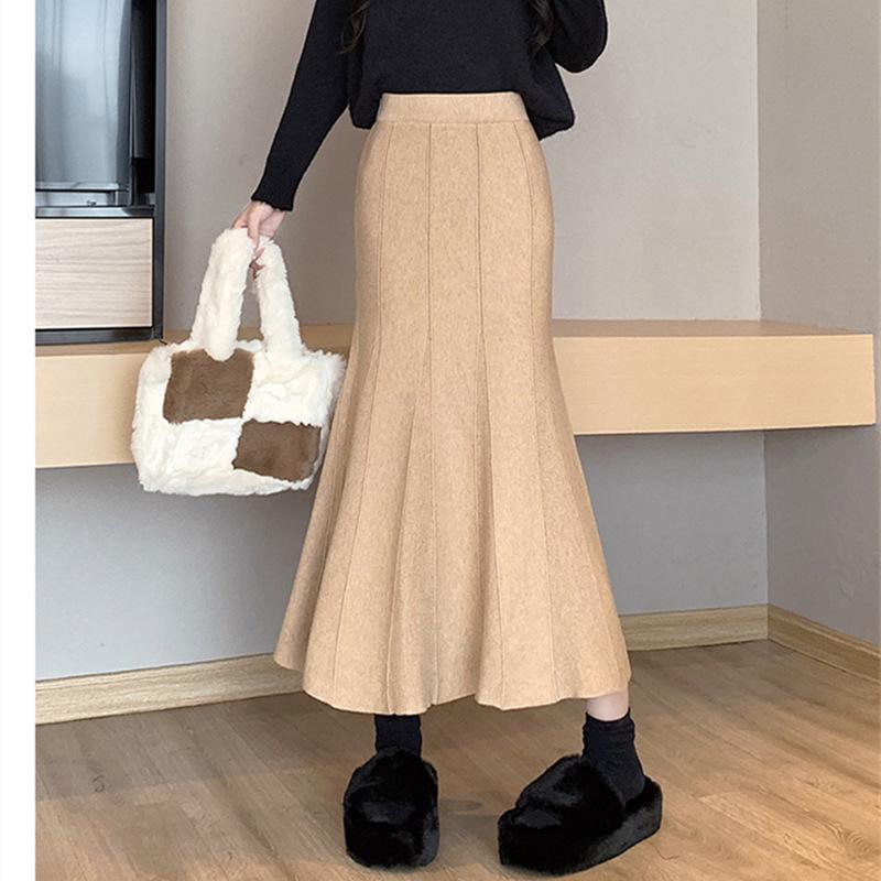 

Solid Color Knitted Fishtail Skirt: Women s High-Waisted Slim A-line, Mid-Length for Autumn/Winter 2025 One Size [80-150]