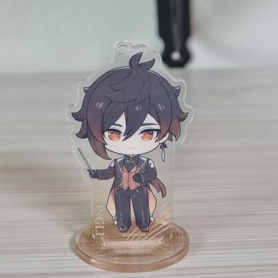 

Мини-стенд из акрила с официальными сувенирами концерта Wonshin Palm