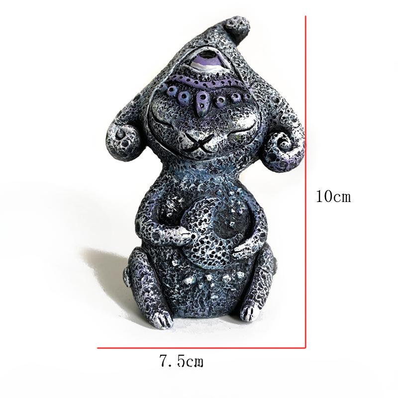 Three-eyed Alien Magic Alien Resin Decorative Items for Courtyard Design and Artistic Decoration