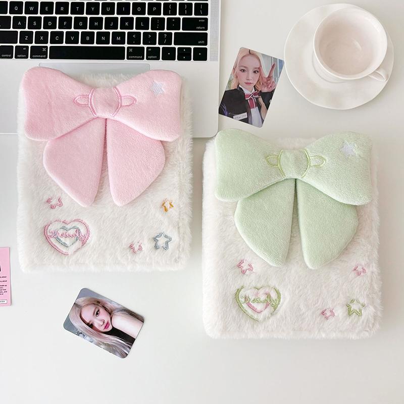 Kawaii A6 Schleifen-Fotokartenordner Sammelbuch Idol Plüsch-Fotokartenhalter Fotokartenalbum