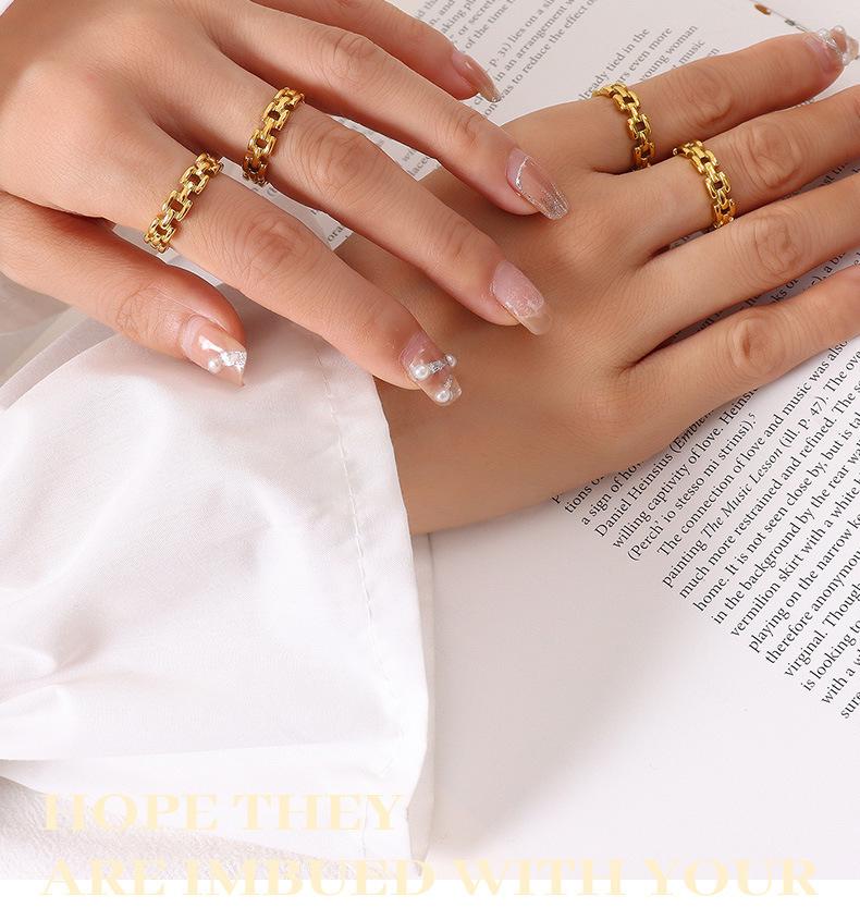 Minimalist European Gold-Plated Titanium Steel Link Ring for Men & Women
