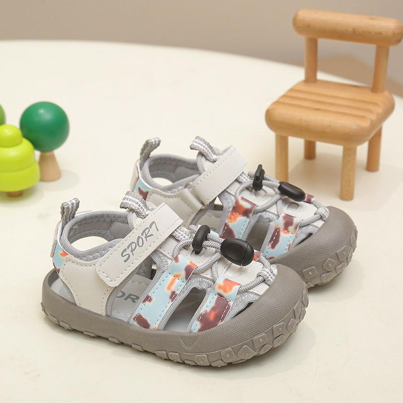 

Закрытые сандалии для мальчиков, Летние Новинки, Спортивная пляжная обувь, Стильная детская обувь с мягкой подошвой, Модные кроксы для мальчиков. 27 серый