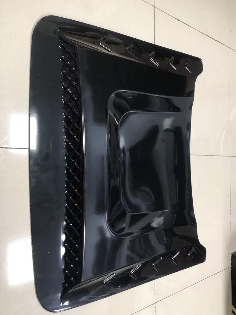 

Jetour G700 Hood Protector: Black Warrior Guard Against Sand & Stone