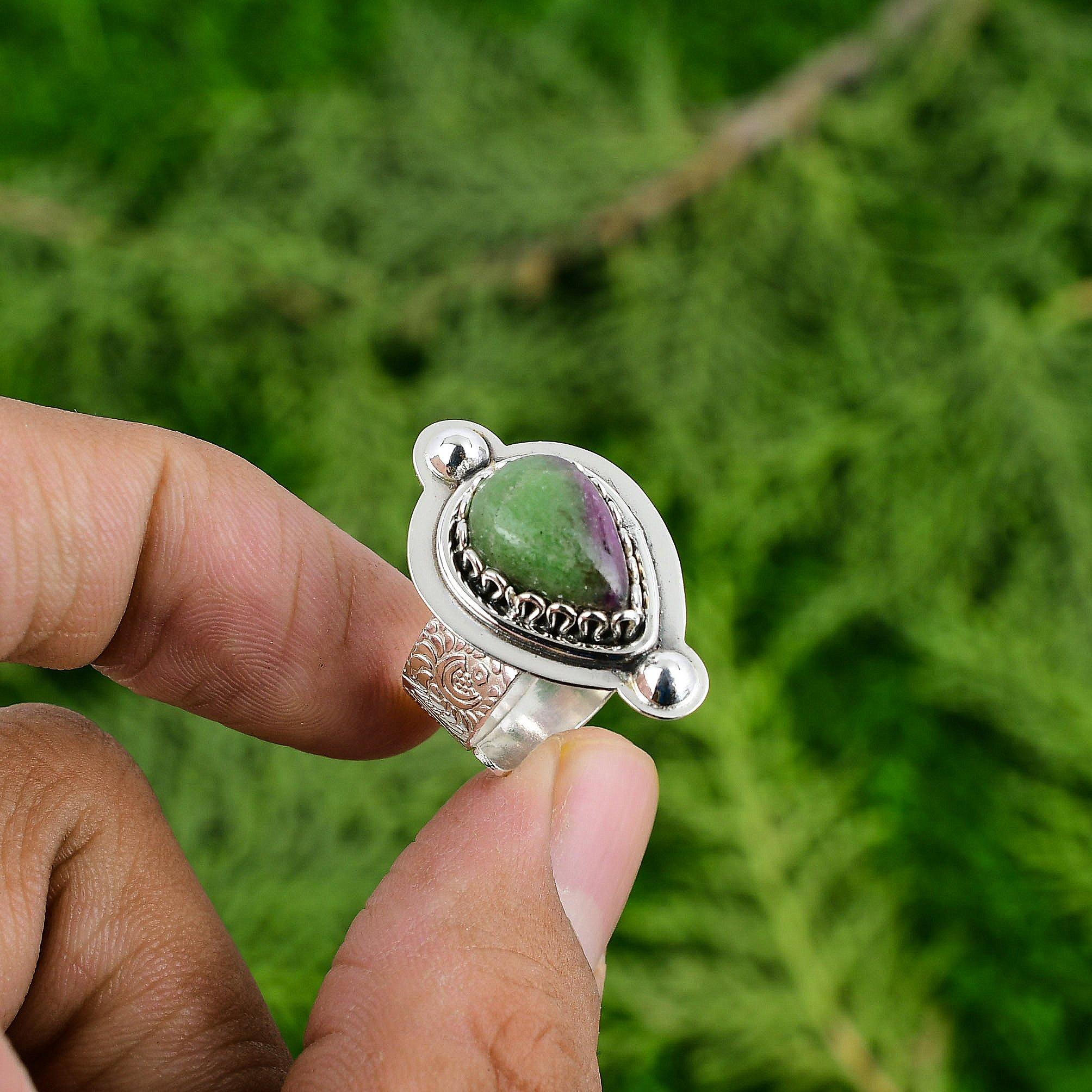 

Грушевидный Натуральный Рубин Цоизит Стерлинговое Серебро Жена Безель Солитер Юбилейное Кольцо Adjustable