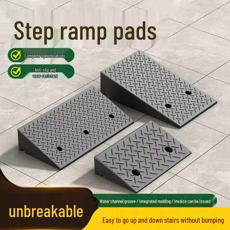 Heavy-Duty Rubber/Plastic Curb Ramp & Speed Bump Pad