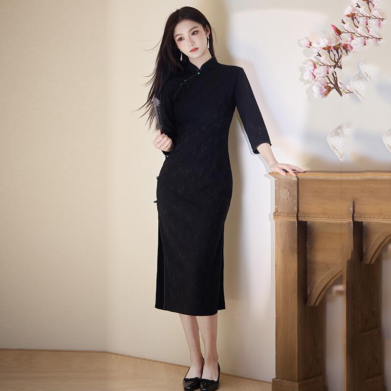 Black national style new Chinese long autumn long-sleeved cheongsam improved young women's high-end sense can be worn daily in spring and autumn