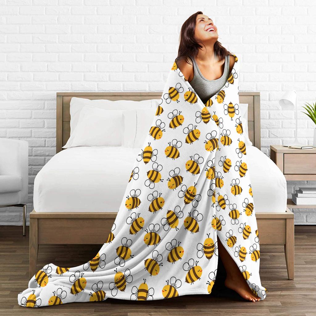 Bee in honeycomb and flowers Flannel Blankets  Soft Throw Blanket for Bedroom Camping Street Trend Bedspread Sofa Bed Cover