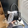 High sense women's bag 2025 new trendy fashion spring and summer niche design messenger bag popular portable pillow bag
