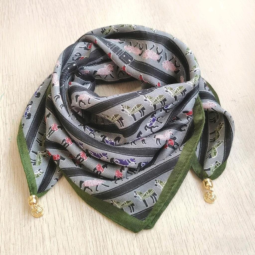 Scarf Autumn Winter New Cotton Linen Square Scarf Neck Warmer Small Scarf Magnetic Buckle Warm Silk Scarf Versatile Neck Warmer 65*65cm