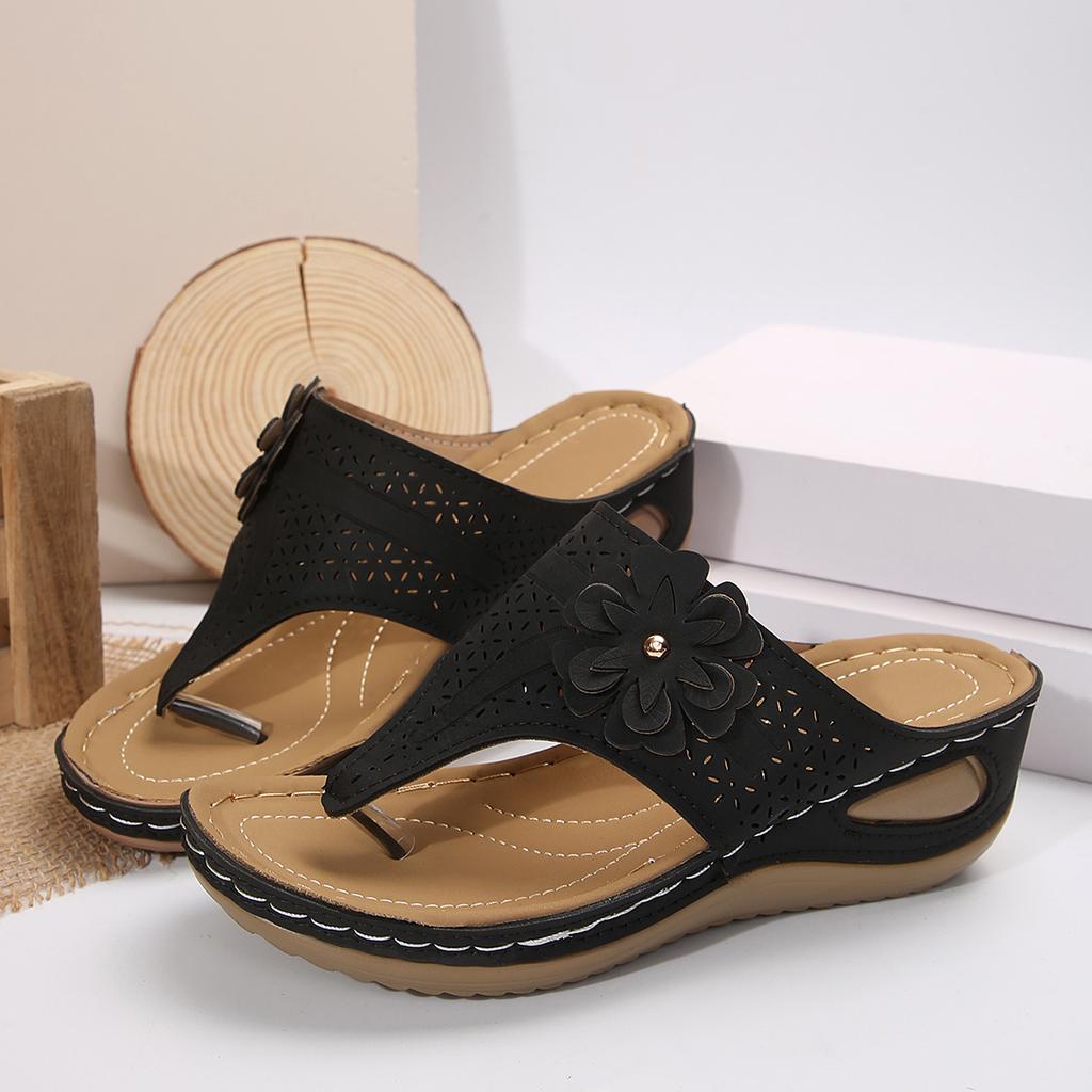 Aphixta Flower Fretwork Women Retro Heels Sandals Flip Flop Slippers Leisure Beach Roman Leather Women Slipper Zapatos Mujer