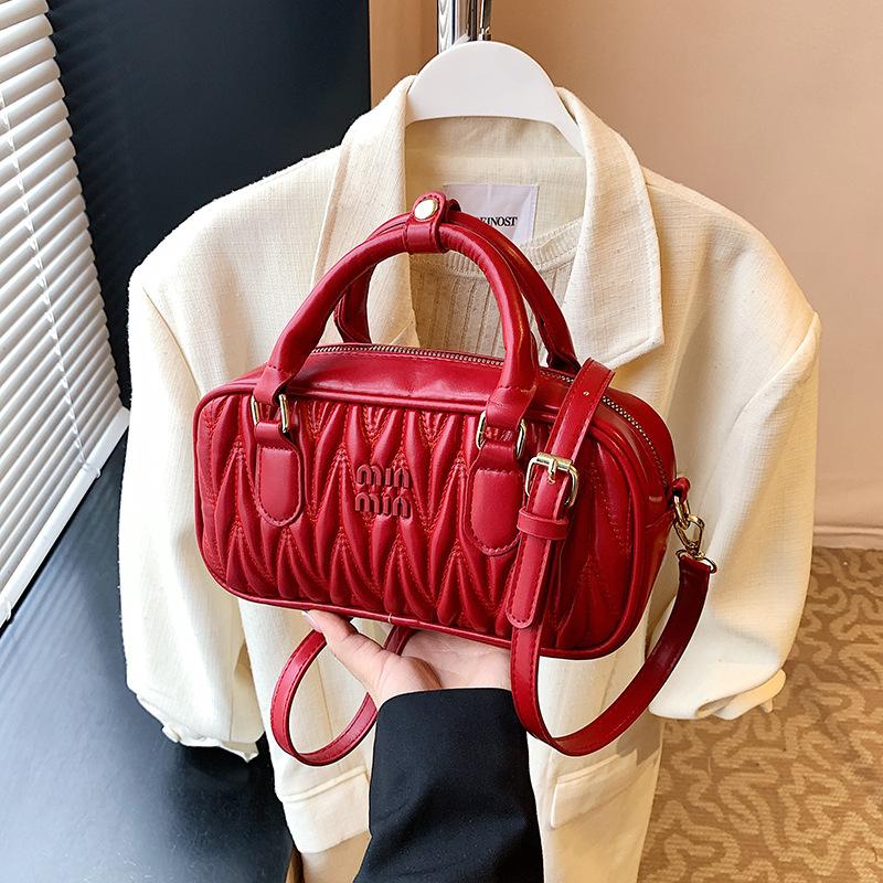 Simple hand carry pleated small square bag underarm bag 2025 summer new fashion shoulder bag trendy temperament messenger bag